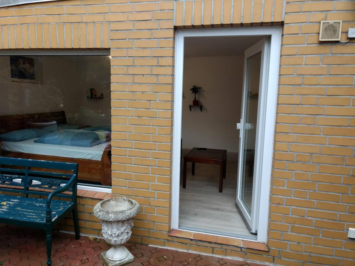 Ruhiges, Gemuetliches Zimmer Mit Bad Fuer 2 Personen, Mit Gartenterasse Lubeck Exterior photo