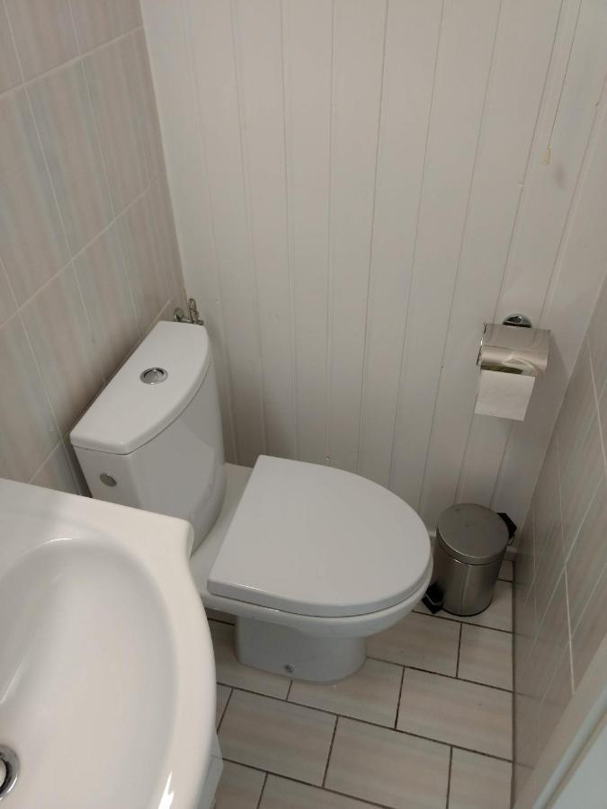 Ruhiges, Gemuetliches Zimmer Mit Bad Fuer 2 Personen, Mit Gartenterasse Lubeck Exterior photo